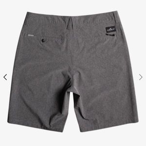 Black Quicksilver Union Amphibian 20" Hybrid Shorts